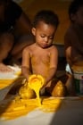Fotografier barn med maling