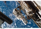 Foto astronaut på romstasjon