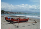 en liten fiskebåt, Indonesia