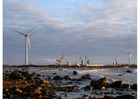 Fotografier havn med vindmølle