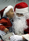 Foto julenissen med et barn
