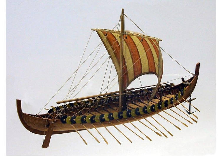 Foto modell av vikingskipet Gokstad