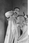 Polen - Warsawas ghetto - barberer