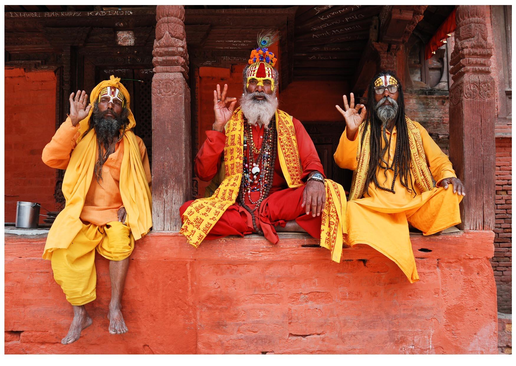 Foto 3 saduer (indiske hellige menn) i nepal