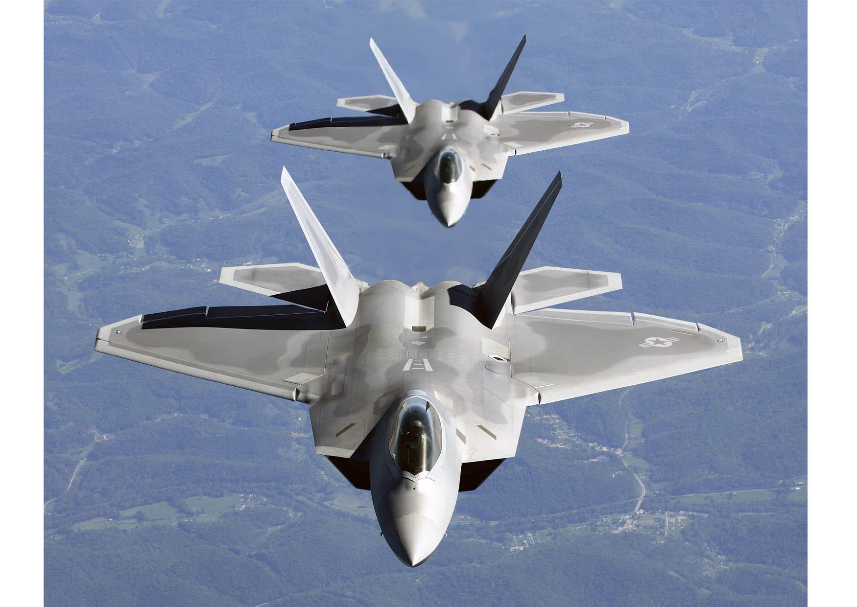 Foto f-22a raptor i formasjon