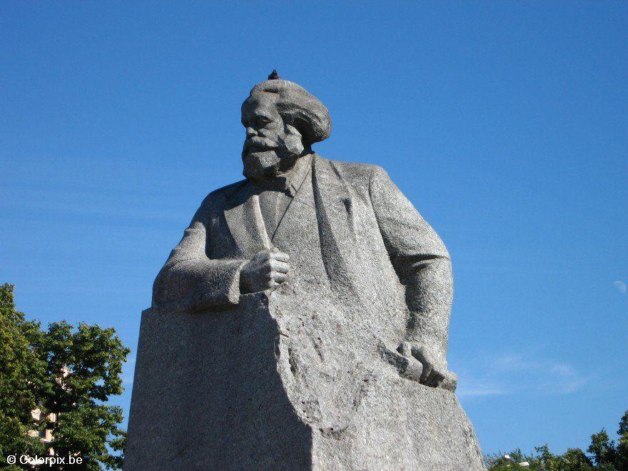 karl marx statue Foto karl marx statue