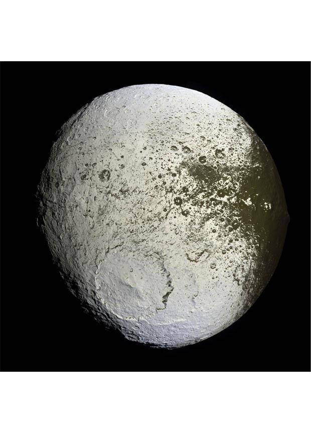 Foto lapetus, saturns mA¥ne