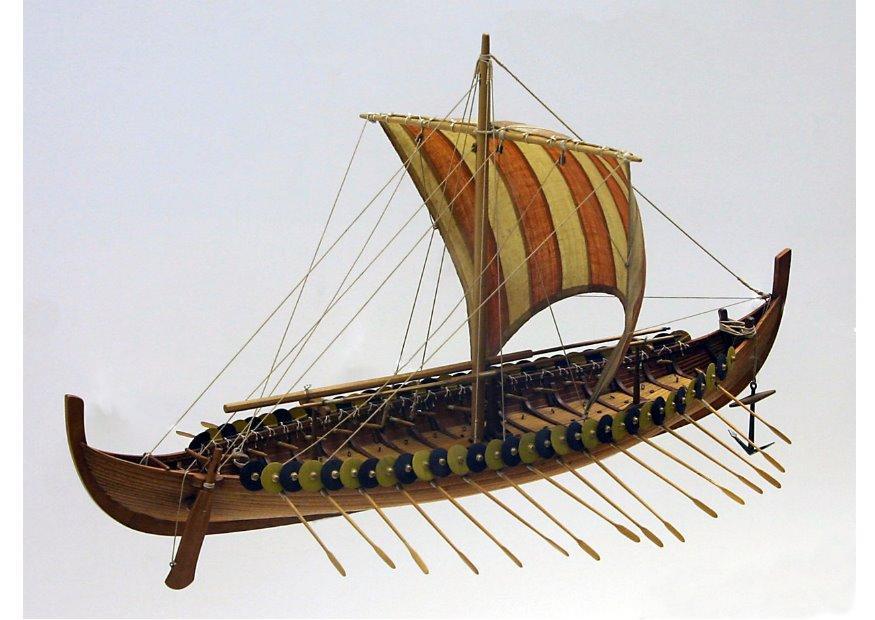 Foto modell av vikingskipet gokstad