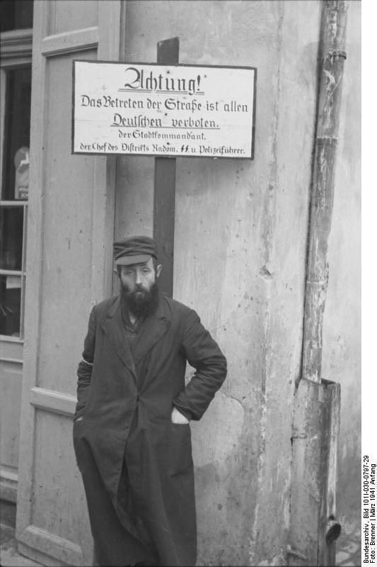 Foto polen - ghetto_radom - jA¸der foran et forbudt skilt