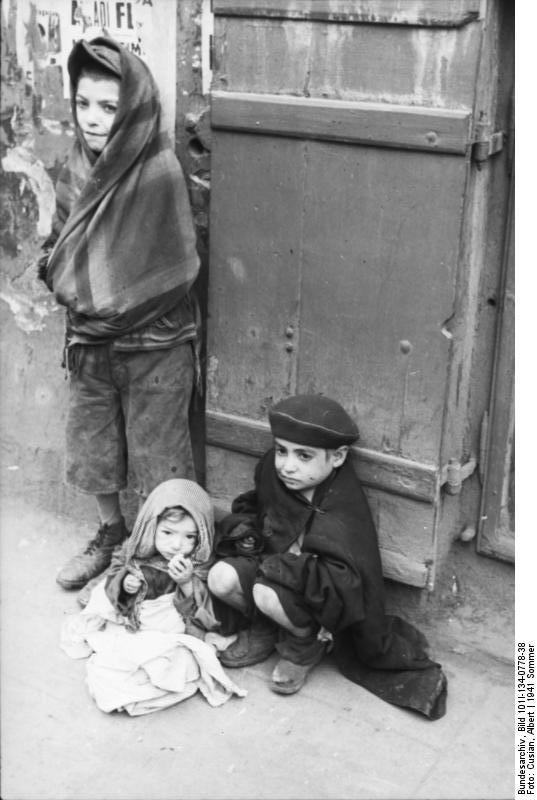 polen - warsawas ghetto - barn Foto polen - warsawas ghetto - barn