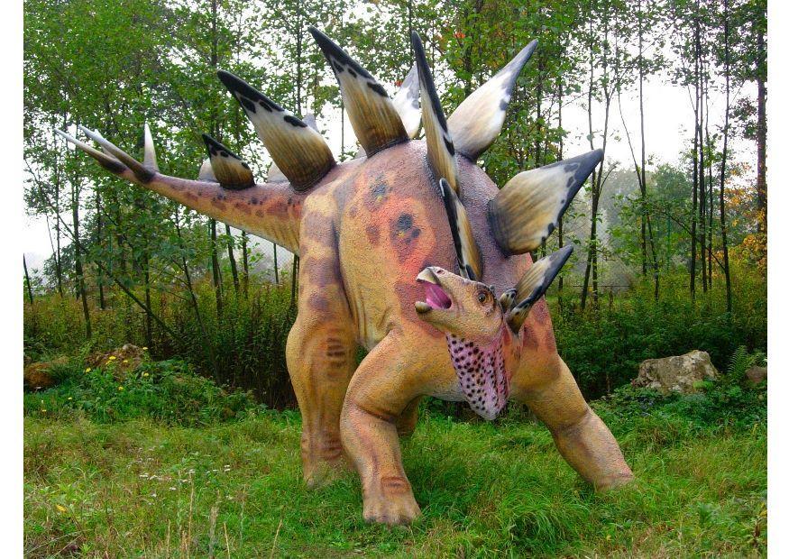 Foto stegosaurus replikk